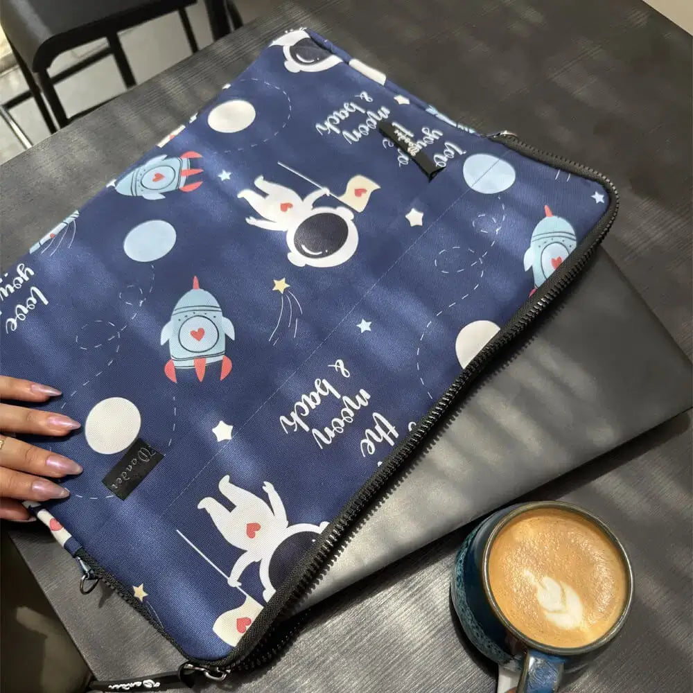 Space laptop sleeve (15.6 inch)
